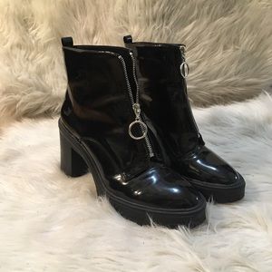 Forever 21™️ Black Retro O-Ring Zipper Boots